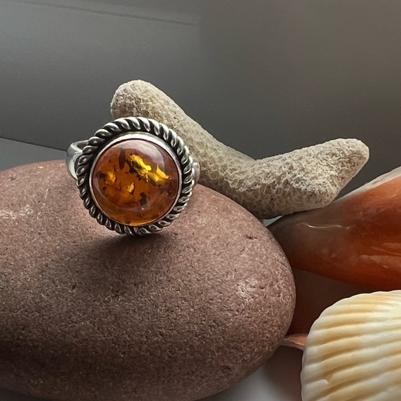 Baltic Amber ring - Picture 5 of 10